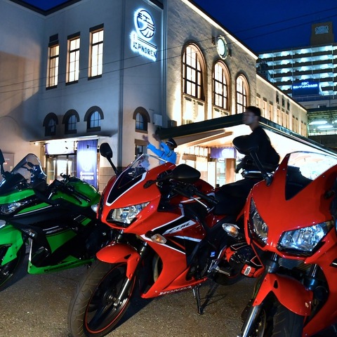 バイク離れなんて言わせない!? 二輪業界の若者たちが両国駅前で新感覚イベント 画像