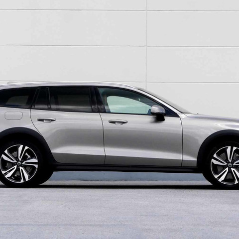 【ボルボ V60クロスカントリー 新型試乗】クルマを見れば、人気の理由がわかる…中村孝仁 画像