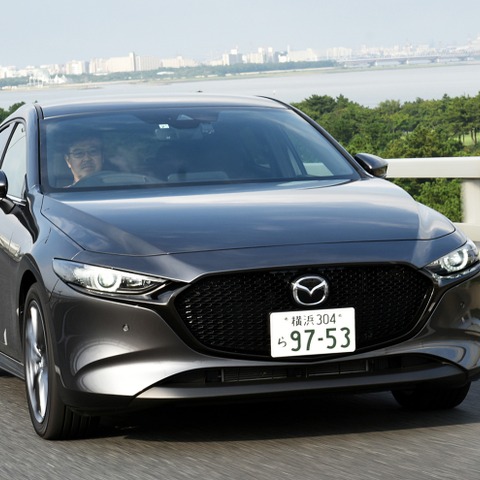 【マツダ3 新型試乗】まるでドイツ車のような“懐の深い”走り…片岡英明 画像