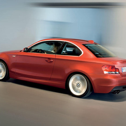 【BMW 1シリーズクーペ 日本発表】3シリーズより小さいボディに同じエンジン 画像
