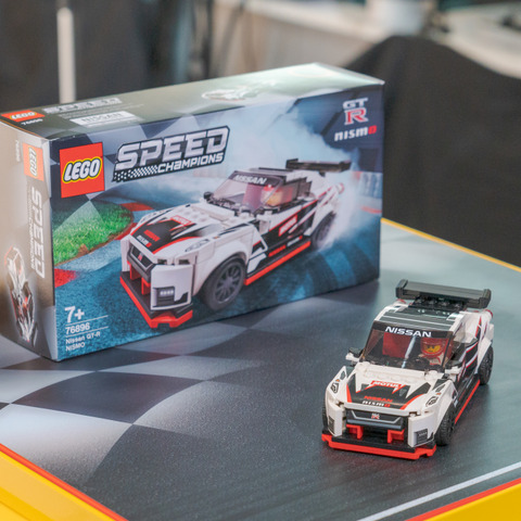 『日産GT-Rニスモ』がレゴブロック化、きっかけは300km/h超のドリフトだった 画像