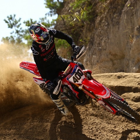市販モトクロッサーにも「トルクコントロール」搭載、そのねらいとは…ホンダ CRF450R 開発者に聞いた 画像