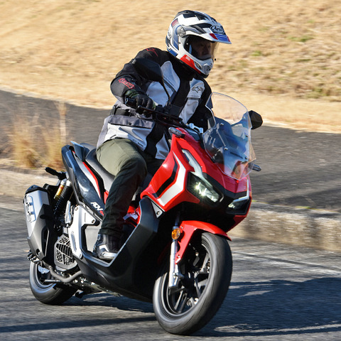 【ホンダ ADV150 試乗】“格好だけSUV”は通用しない!スクーターにも本気の走破性…青木タカオ 画像