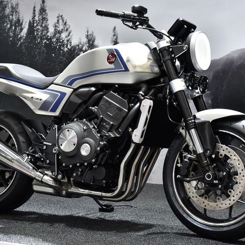 CB-Fコンセプト はホンダのリーサルウェポン!! 銀×青のスペンサーカラーでストップ・ザ・Z900RS? 画像