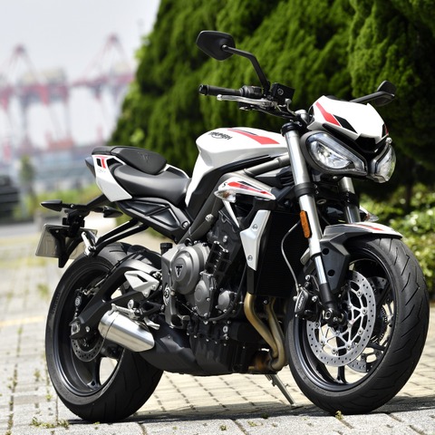 【トライアンフ ストリートトリプルS 試乗】国産車に真っ向勝負！CB650Rキラーの最右翼…伊丹孝裕 画像
