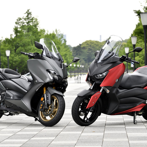 【ヤマハ TMAX560 & XMAX 比較試乗】便利なだけのスクーターとは一味違う!その実力とは…青木タカオ 画像