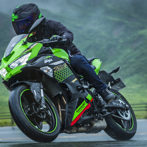 【カワサキ ZX-25R 試乗】18,000回転まで官能的な4発サウンドと、低中速の従順さに舌を巻く…青木タカオ 画像