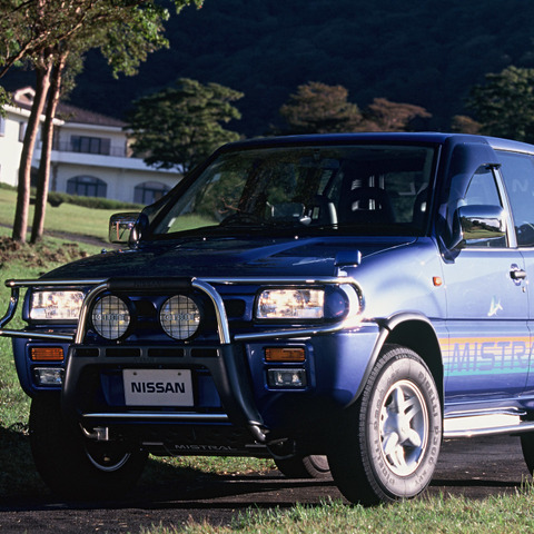 テラノ、ミストラル…ムーヴメントを先取りした日産のSUVたち【懐かしのカーカタログ】 画像