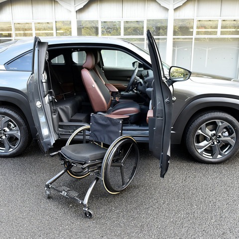 【マツダ MX-30 EV】車いすの積み込みや運転のしやすさを考えた自操車「Self-empowerment Driving Vehicle」 画像