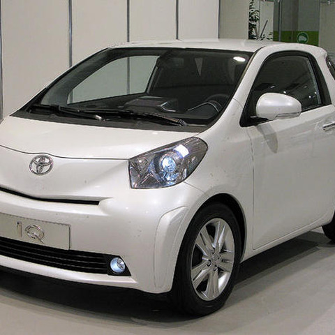 【トヨタ iQ プロトタイプ】CO2排出量アンダー100gを目指す 画像