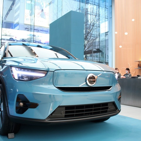 ボルボ、世界で3台しかないコンセプトモデルを日本公開---フルEVの C40 画像