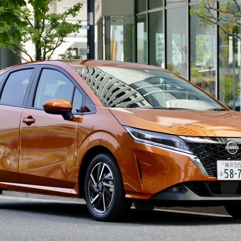 【日産 ノート 新型試乗】力強さ以上に「洗練」を感じた4WD e-POWER…島崎七生人 画像