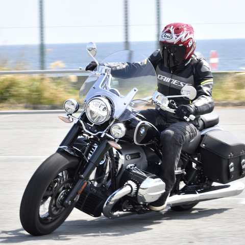 【BMW R18クラシック 試乗】R18が持つ唯一無二の世界観をさらに広げた…鈴木大五郎 画像