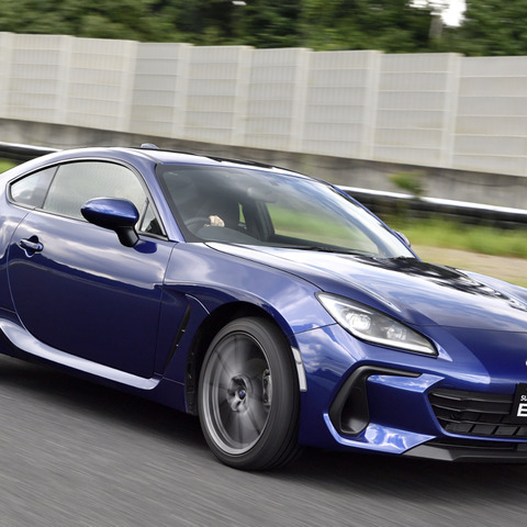 【トヨタ GR 86 & スバル BRZ 新型試乗】“腕”を選ばず楽しめるBRZの挙動に好感…九島辰也 画像