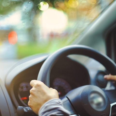 まさか自分の目に爆弾が!? 運転に大切な「視野」を保つために【岩貞るみこの人道車医】 画像