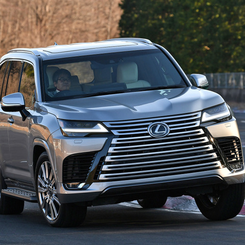 【レクサス LX 新型試乗】雑味なくスッキリ、所作に感じるおもてなしの精神…内田俊一［オンロード編］ 画像