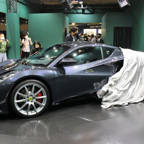 展示車は世界でまだ1台、ロータス エミーラ を出展…東京オートサロン2022 画像