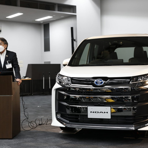 【トヨタ ノア/ヴォクシー 新型】もはや走る忍者屋敷?“からくり”の知恵の数々に「手を尽くした」 画像