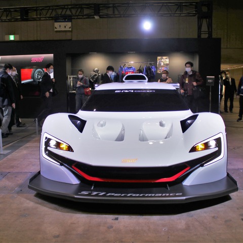 スバル STI E-RAのデザインは、空力と低重心感…東京オートサロン2022［インタビュー］ 画像