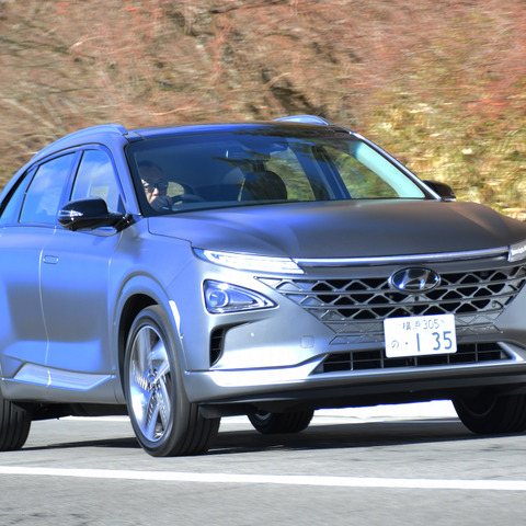 【ヒョンデ ネッソ 新型試乗】欧州Cセグとガチ比較できるフラットライドなFCEV…渡辺敏史 画像