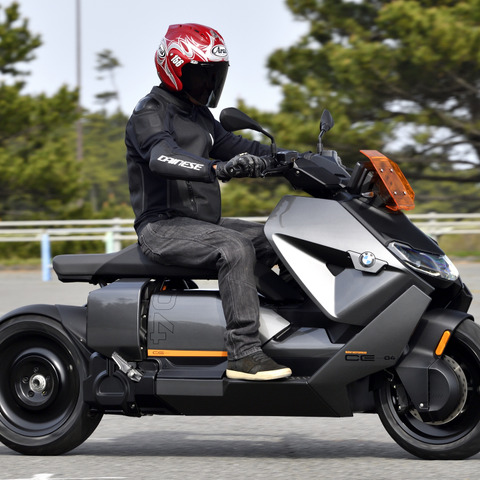 【BMW CE04 試乗】電動=退屈ではない。BMWのプライドを感じさせるマシン…鈴木大五郎 画像
