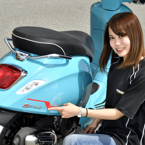 60sレトロ風だけど装備は最新です!ベスパ『スプリントS』を小鳥遊レイラがレポート 画像