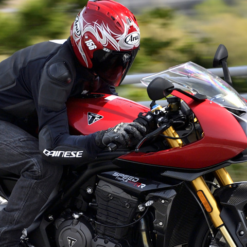 【トライアンフ スピードトリプル1200RR 試乗】「誰がこれ以上望む?」過去最速のカフェレーサー…鈴木大五郎 画像