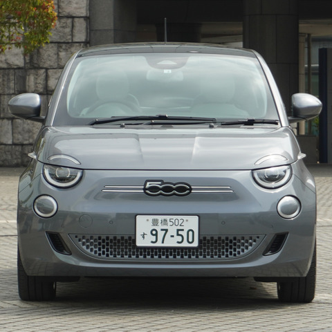 【フィアット 500e 新型試乗】日本にマッチする「5ナンバーサイズのEV」…諸星陽一 画像