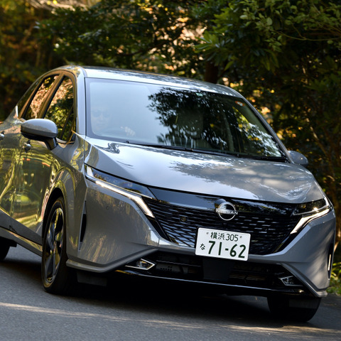 【日産 ノートオーラ 新型試乗】エレガントなクルマに、ブルージーンズで乗ってはいけない…岩貞るみこ 画像