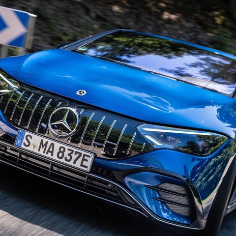 【メルセデスAMG EQE 海外試乗】良くも悪くも、小さい「AMG EQS」…渡辺慎太郎 画像