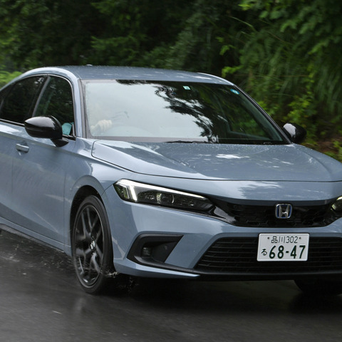 【ホンダ シビックe:HEV 新型試乗】『ゴルフ』を超えた!? 日本車離れした爽快ドライバビリティ…南陽一浩 画像