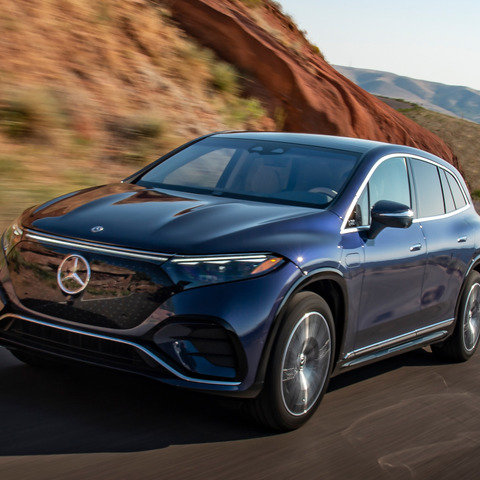 【メルセデスベンツ EQS SUV 海外試乗】アメリカ的な乗り心地と圧倒的な加速感…渡辺慎太郎 画像