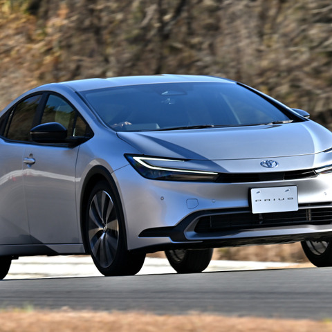 【トヨタ プリウス 新型試乗】2Lと1.8L、2つのハイブリッドの走りの違いは…九島辰也 画像