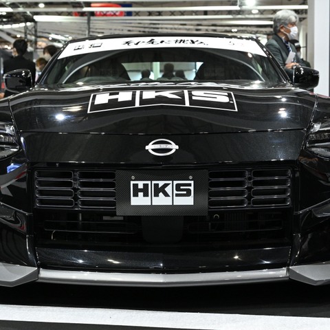 HKSは新型Z用パーツを続々開発中!新開発のカーボンエンジンカバー&ダクトに注目…東京オートサロン2023 画像