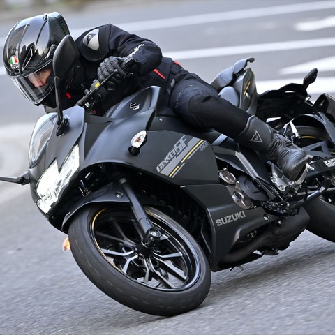 【スズキ ジクサーSF250 試乗】250ccのスポーツバイクで一番最初におススメしたい…伊丹孝裕 画像