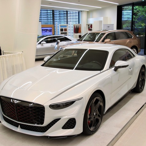 世界限定18台、ベントレー マリナーバトゥール もお祝いに駆け付けた…ベントレー東京芝ショールームオープン 画像