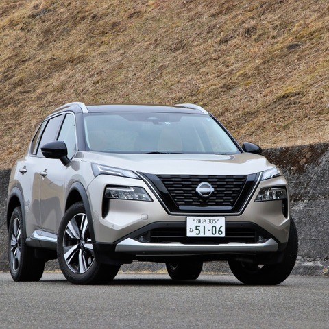 日産 エクストレイル「センターコンソールがタフさとプレミアムさの象徴」…インテリアデザイナー ・インタビュー 画像