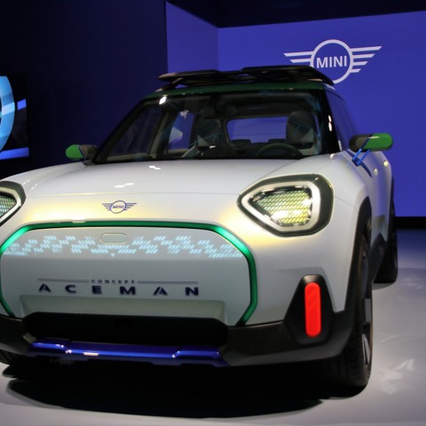 MINI『コンセプト・エースマン』はオリジナルに近い次世代デザイン…デザイナーにインタビュー 画像