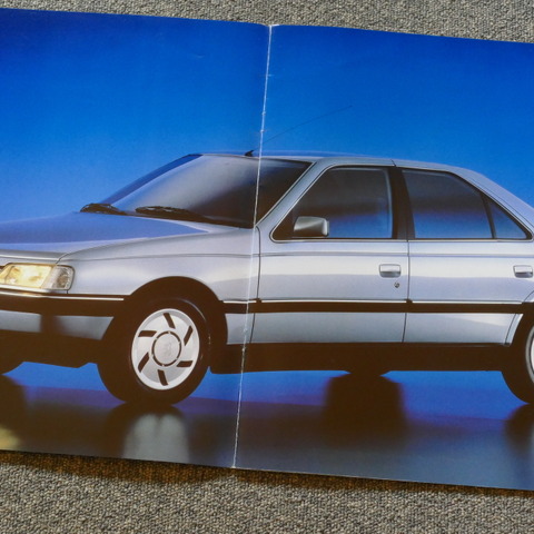 プジョーを日本に知らしめた、ピニンファリーナデザインが光る『405』【懐かしのカーカタログ】 画像