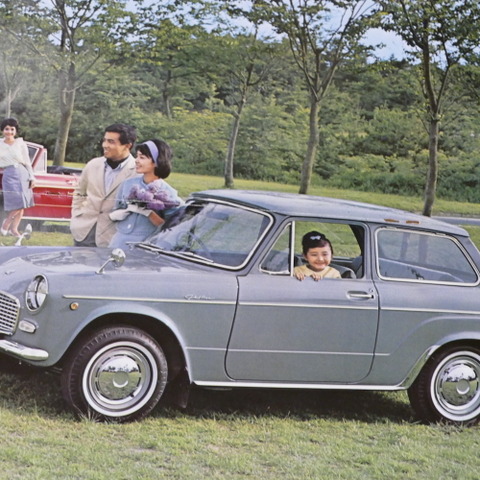 新車販売トップのトヨタ『ヤリス』、そのルーツはユーザーの夢を叶えたクルマだった【懐かしのカーカタログ】 画像