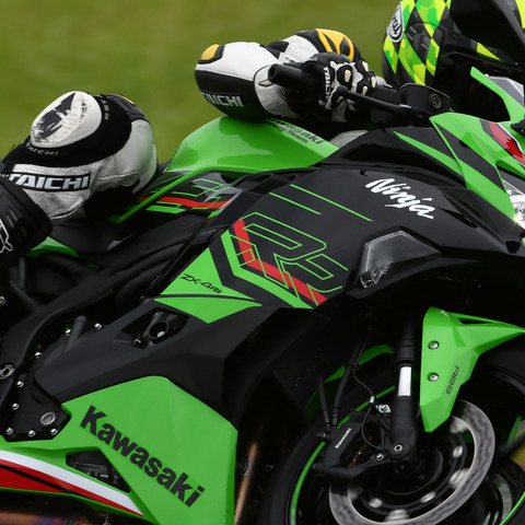 【カワサキ Ninja ZX-4R 試乗】1000ccスーパースポーツでは味わえない、「最強の4気筒ヨンヒャク」を選ぶべき理由…青木タカオ 画像