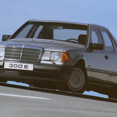 根強い人気の初代 Eクラス「W124」とは、ポルシェが関わったモデルも【懐かしのカーカタログ】 画像