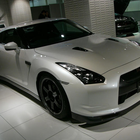 【日産 GT-R スペックV 試乗】エイペックスを突き刺すフットワーク…木下隆之 画像