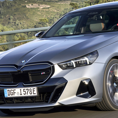 【BMW i5 海外試乗】ステアリングの最中はBEVであることを忘れる…渡辺慎太郎 画像