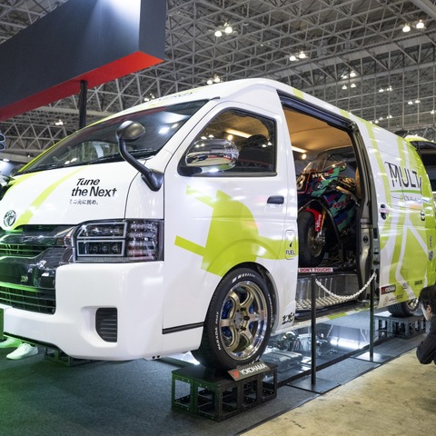 あのHKSがハイエースをPHEVにしちゃった!カーボンニュートラルもチューニングも本気のHKS…東京オートサロン2024 画像