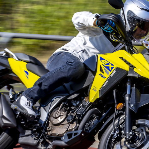 【スズキ Vストローム250SX 試乗】「SX」のネーミングに納得! 気軽に足を伸ばせる「両刀使い」…佐川健太郎 画像