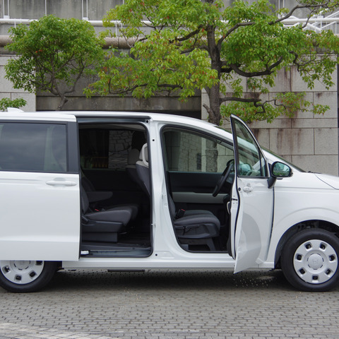 【ホンダ フリード 新型試乗】ちょうどいいフリードは、独り身にもちょうどいいのか…岩貞るみこ 画像
