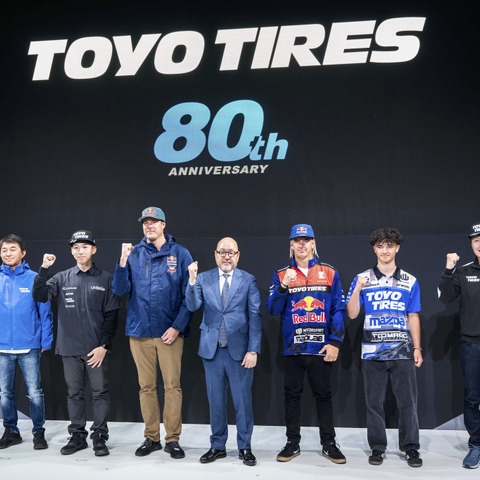 創業80周年のトーヨータイヤ!サステナ素材91%のオプカン登場、今年もモータースポーツに本気だ…東京オートサロン2025 画像