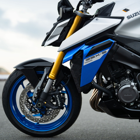 【スズキ GSX-S1000 試乗】猛獣のように吠えるエキゾースト音に魂が震える…佐川健太郎 画像