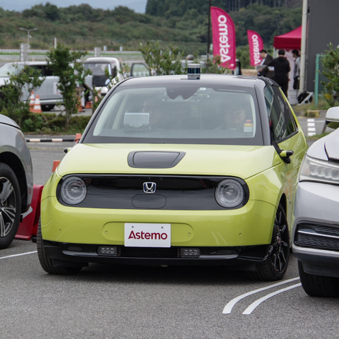 自動運転とは違う「自操支援技術」とは？ 理想の「すれ違い」と「駐車」を実現するアステモの“地味スゴ”技術 画像